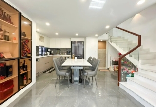 Bán Gấp Nhà Lô Góc Hẻm xe Tải, Phan Văn Trị, Bình Thạnh, Chỉ 9,3 Tỷ 