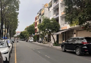 BÁN NHÀ MẶT TIỀN ĐƯỜNG HOA PHỐ ẨM THỰC PHAN XÍCH LONG - P2-PHÚ NHUẬN CHỈ 28 TỶ 